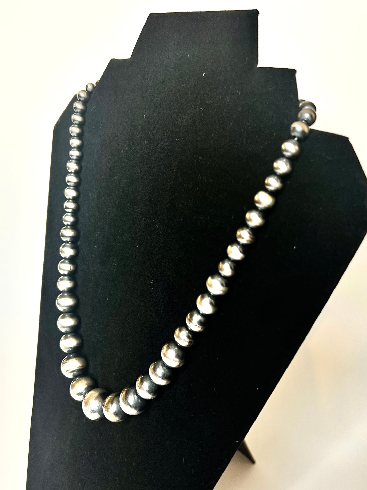 Gradual Authentic Navajo Pearl Necklace 16"